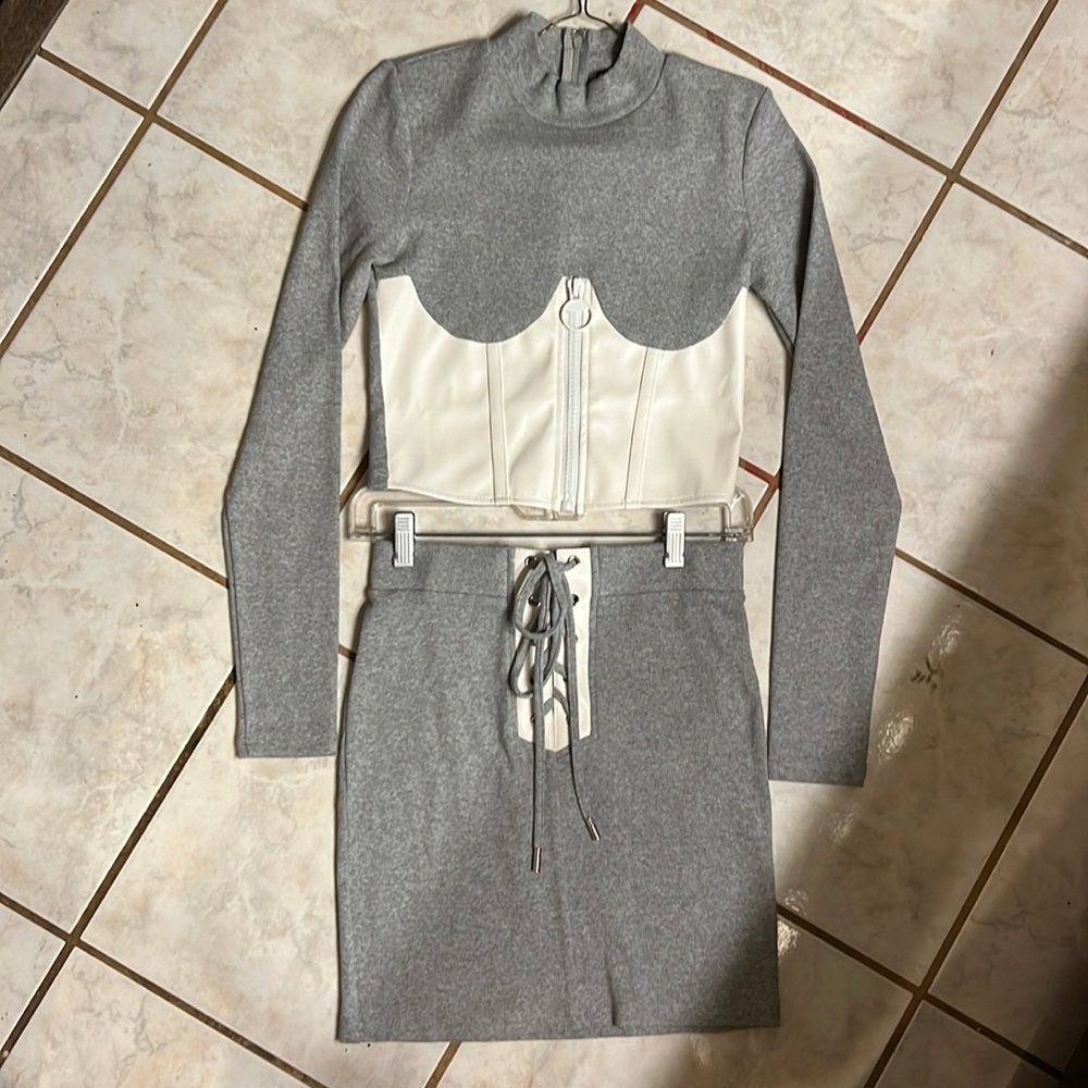 Capsule. Gray and white 2 piece mini dress. Size M